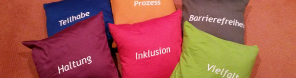 ©BDKJ Kissen mit Slogans